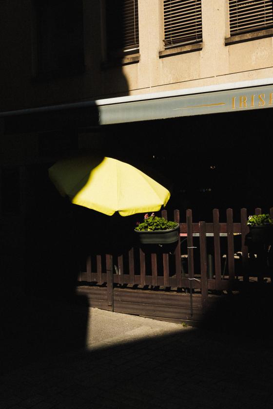 Parasol jaune